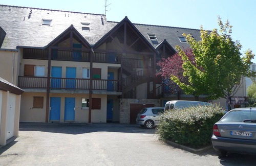 Saint-Jacques Apartment | Between port and beach, small residence with calm, 100m from the sea