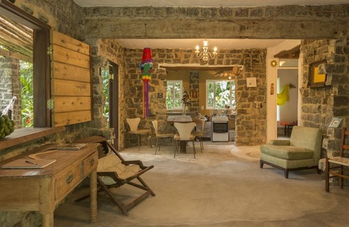 Ubatumirim House | Between the forest and the sea, Casa das Pedras.