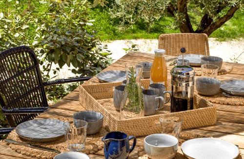 Montbolo House | Between the mountains and the sea, a profound and eco-chic nature experience in