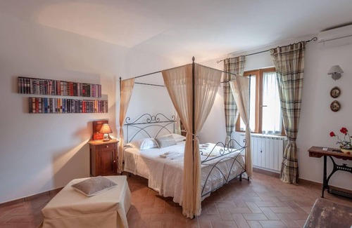 Magliano in Toscana Bed & Breakfast | Between the sea of Argentario, the thermal baths of Saturnia and the park of Maremma