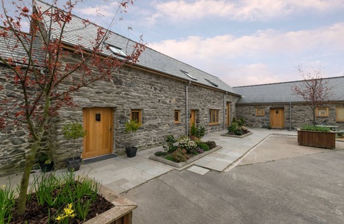 Llanycil House | Beudy Llew Coch - One Bedroom House, Sleeps 2