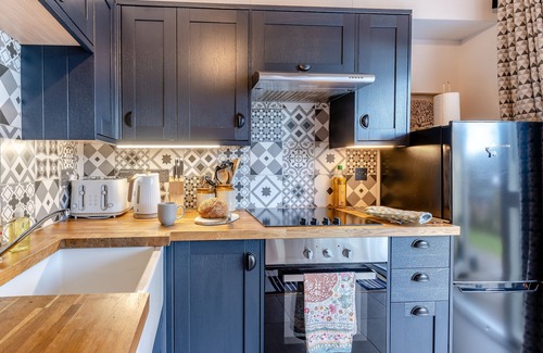Llanfihangel Tal-y-llyn House | Beudy'r Gamlas - Two Bedroom House, Sleeps 4