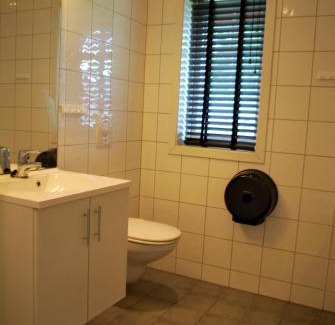 Gvarv Cabin | Beverøya Hytteutleie og Camping