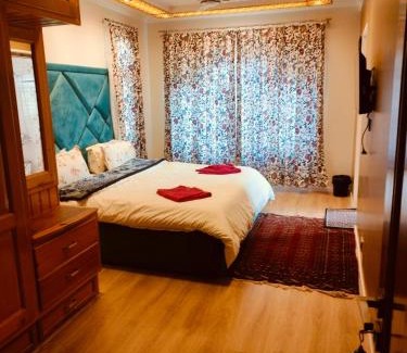 Nishat-Shalimar Bed & Breakfast | Beverly Appartments