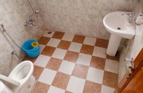 Nishat-Shalimar Bed & Breakfast | Beverly Appartments
