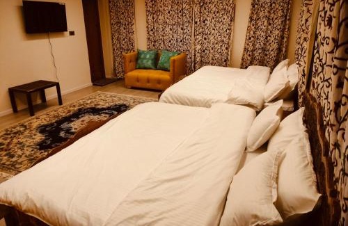 Nishat-Shalimar Bed & Breakfast | Beverly Appartments
