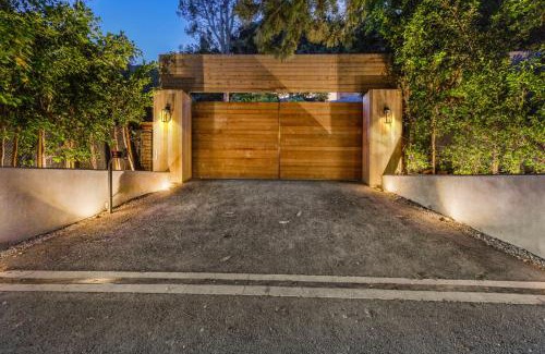 Beverly Glen Villa | Beverly Glen Hillside Haven