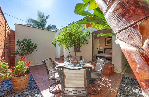 Fairfax District House | Beverly Grove Garden Suite