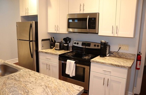 Brewers Hill House | Beverly's Guest Suite - An Accessible Family Space