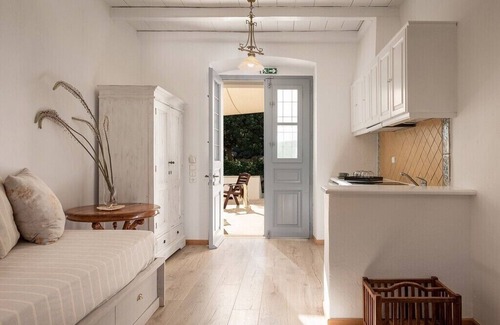 Hydra Apartment | BH312 - C - Suite Hydra