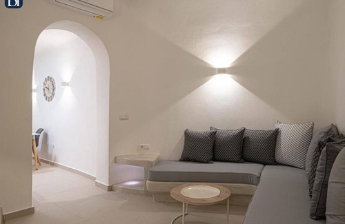 Karterados Apartment | BH387 - B - Suite Santorini