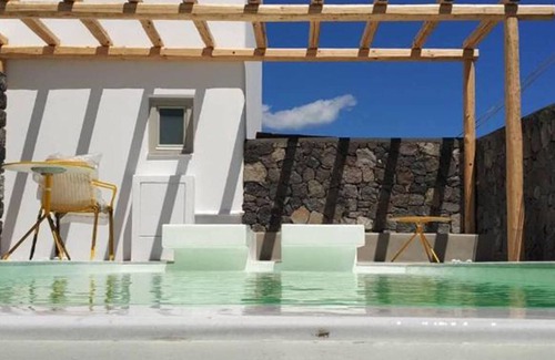 Messaria Apartment | BH389 - C - Suite Santorini
