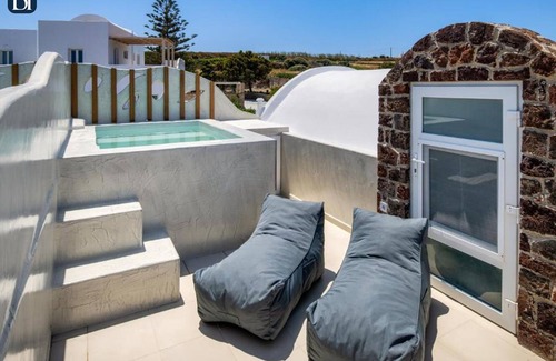 Messaria Apartment | BH588 - C - Suite Santorini