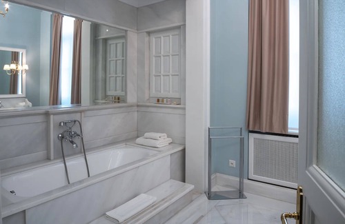 Athens City Centre Apartment | BHA037 - C - Suite Athens