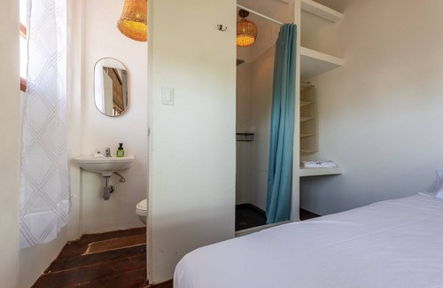 Bocachica Cabin | Bhakti Room /Pool/Wifi/Near Ocean