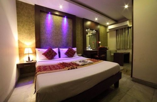 Vadapalani Hotel | Bhimaas Temple Tree