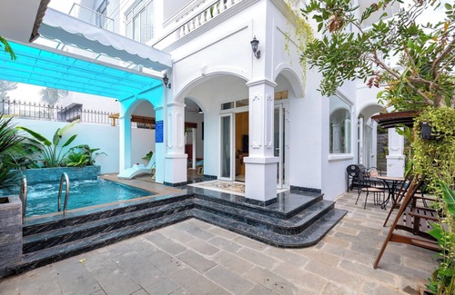 Vung Tau Villa | Biệt thự cách bãi tắm có 2 phút đi bộ.