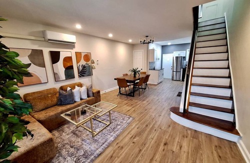 South Philadelphia West Apartment | Bi-Level 3 BR plus Finished Basement | Sleeps 12