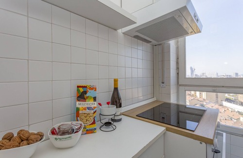 Porta Tenaglia Apartment | Biancamano Skyline view - 13th floor 1 bdr with balcony in Moscova/Sempione