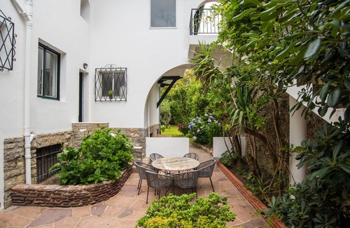 Biarritz City Centre Apartment | Biarritz city center, house 200 m2 with garden and garage, 150m from the beach