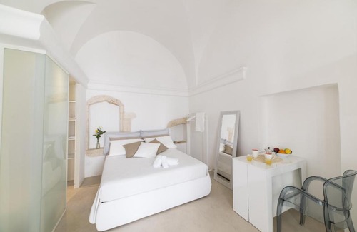 Ostuni Apartment | Bibi Apartment & Suite with Jacuzzi by Wonderful Italy