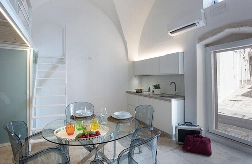 Ostuni Apartment | Bibi Suite with Jacuzzi by Wonderful Italy