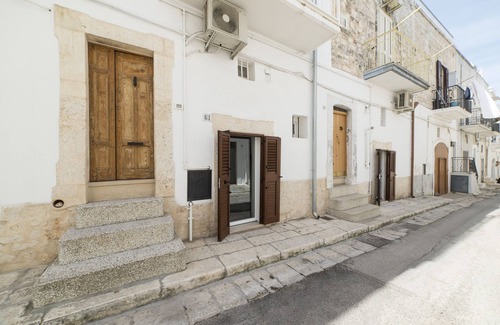Ostuni Apartment | Bibi Suite with Jacuzzi by Wonderful Italy