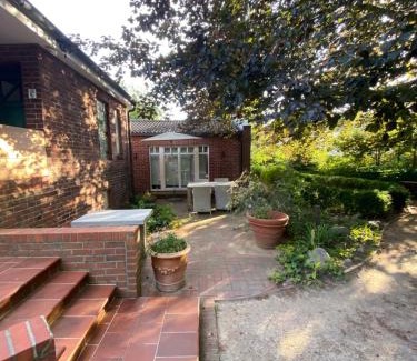 Halstenbek Apartment | Bickbargen - Haus mit 4 Schlafzimmern und Platz