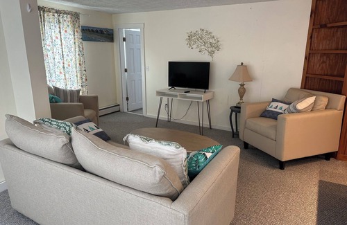 Biddeford Pool Condo | Biddeford Pool Condo steps from beach, 1 BR/1 Bath
