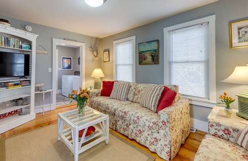 Biddeford Pool House | Biddeford Vacation Home Rental < 1 Mi to Beach!