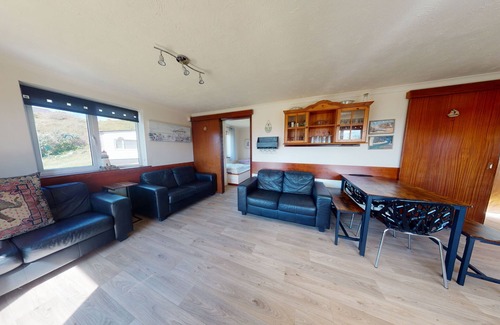 Hayle Cottage | Bide a wee is a chalet to enjoy the surrounding dunes and spectacular views across Hayle Estuary
