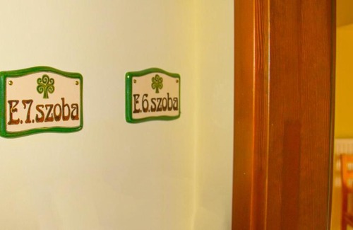 Almamellek Bed & Breakfast | Biedermann Vadászkastély Sasrét