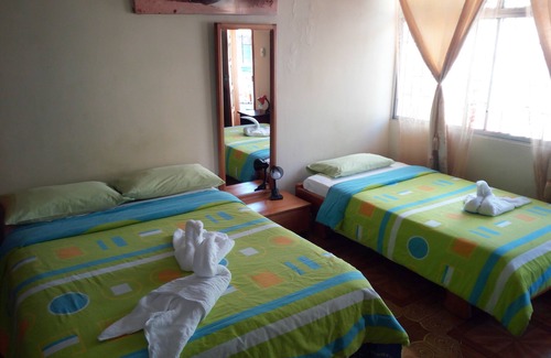 Bahia de la Academia Cabin | Bienvenidos Hostal Miconia!