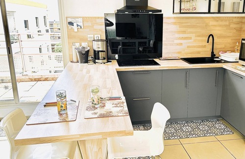 Sainte-Clotilde Centre Apartment | Bienvenue à La Goélette