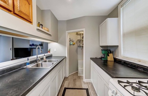 Fort Wayne Bed & Breakfast | Big 1 Bed near Downtown! W/D, Remote Work Retreat!
