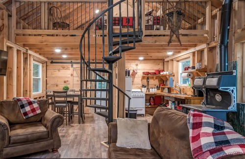 Brantingham Cabin | Big 8 Lodge