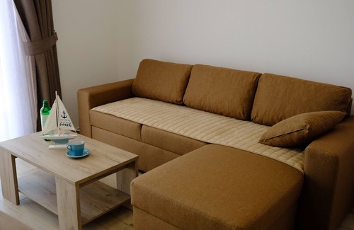 Dobra Voda Apartment | BIG and NEW, 5sleeps suit, pool, parking, optic internet