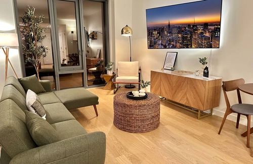 Port Morris Apartment | Big Apple Stylish Getaway - 3 Mins to NYC