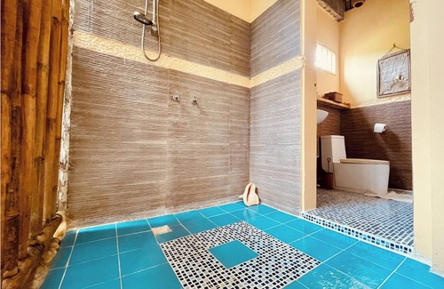 Balabag Villa | Big Bali-Style Studio with Kitchen, 3 Min to Beach