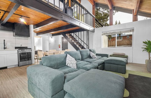Patton Cabin | Big Bear Lake View - Modern, 7 Min Walk Lake & Village, Deck, Barbecue