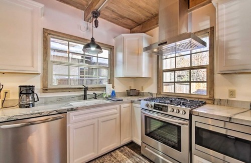Boulder Bay House | Big Bear Lakeside Home - 100 yard Walk to Private Dock!
