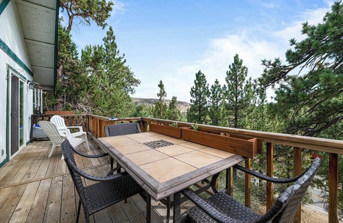Big Bear House | Big Bear Treehouse Retreat, Hot Tub, Stunning Views, Pet-Friendly