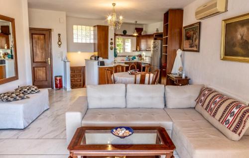 Rafina-Pikermi Apartment | BIG BLUE