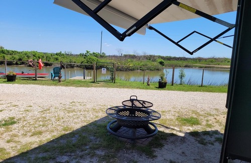 Port Bolivar RV Rental | Big Boy Beach Camper at Hailey's Beach-n-Bay RV Resort #3