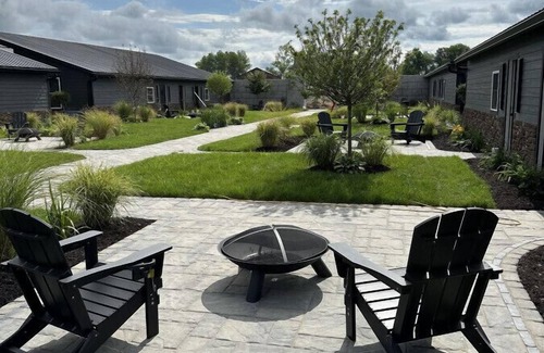 Town of Sullivan House | Big Cat Bungalows at The Haven - Lion 4