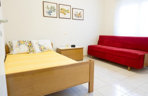 Gomati House | Big Country House, 10' from the Beach
