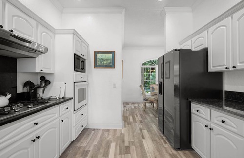 Weeki Wachee Gardens House | Big Cypress with POOL & Hot Tub!