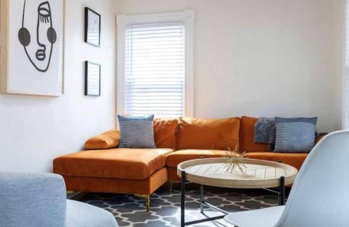 Mystic - New London Apartment | Big Family 2BR, Central Historic Mystic w/parking
