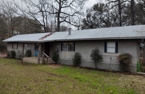 Bronson House | Big Fish Cabins - Cabin #3