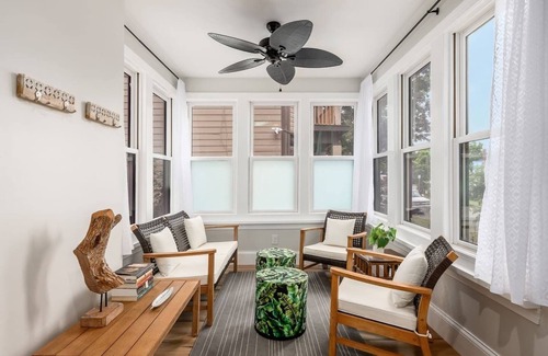Victorian Village House | Big Grey | 3 Suites | 5 Queens | OSU 1/2mi